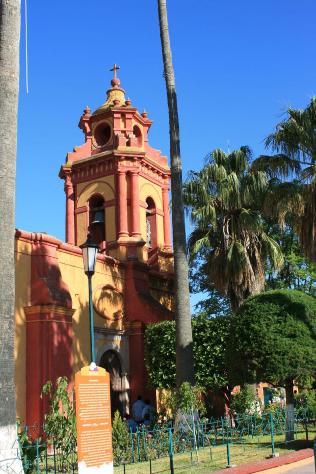 Centralne miejsce każdej miejscowości - kościół #Wakacje #Meksyk #PięknaPogoda