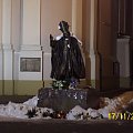 Pomnik JP II przy Bazylice w Wadowicach #Bazylika #JPII #Pamiątki #Wadowice