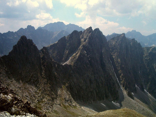 Ostry Szczyt i Jaworowe Szczyty widziane z Lodowej Przełęczy #góry #mountain #Tatry #Jaworowe #Ostry