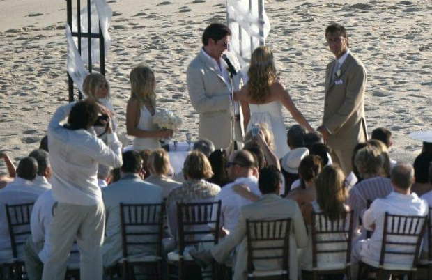 Ash and Kay attend Jills wedding in Mexico-paparazzi listopad 2007