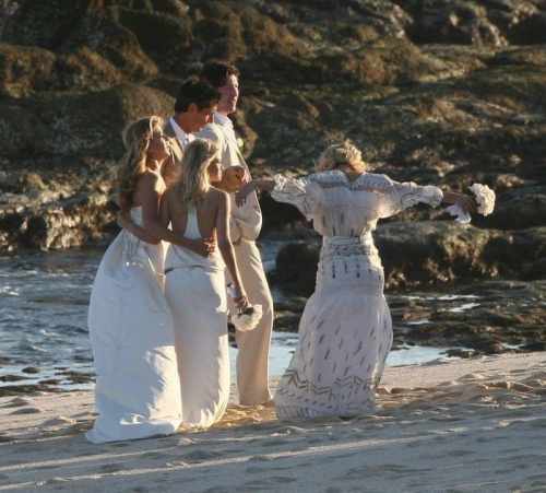 Ash and Kay attend Jills wedding in Mexico-paparazzi listopad 2007