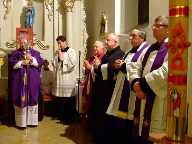 Ceremonia wprowadzenia ks. Pawła Sitarka na proboszcza parafii w Dąbrówce - 11.12.2007r.