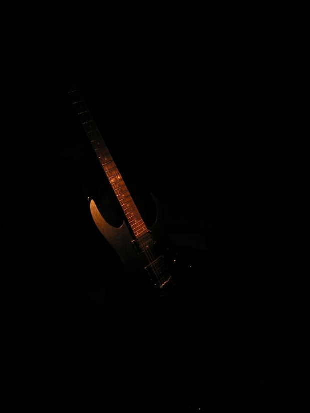 Gitara elektryczna #światło #mrok #muzyka #gitara