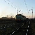 ET41-016 z węglarkami na szlaku pomiędzy Rudą Bielszowice a Kochłowicami.
(Data wykonania 08.12.2007)