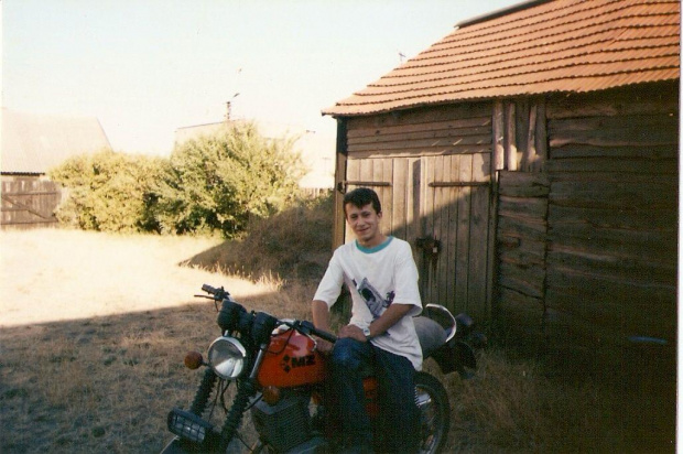 mó mąż już od młodości kochał motoryzację:):)