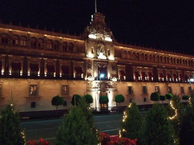 Przy Zócalo... #MiastoMeksyk #MexicoCity #Zócalo