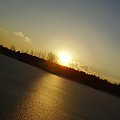 piękny zachód zimą -Sosina Jaworzno #słońce #zachód #woda #piękny #widok #Sosina #zalew #zima #lód #Jaworzno