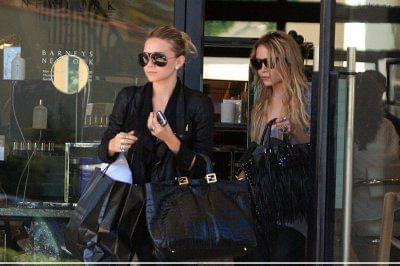 MK and Ash shopping at Barneys-paparazzi lipiec 2007