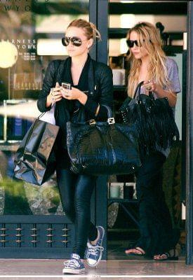 MK and Ash shopping at Barneys-paparazzi lipiec 2007