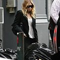 Ashley walking in NYC-paparazzi luty 2008