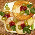 Camembert smażony z gruszką.Przepisy: www.foody.pl , WWW.kuron.pl i http://kulinaria.uwrocie.info/ #przystawki #ser #jedzenie #kulinaria #camembert #gruszka