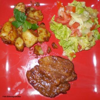 Schab z grilla z sosem sojowym grzybowym.Przepisy na : http://www.kulinaria.foody.pl/ , http://www.kuron.com.pl/ i http://kulinaria.uwrocie.info/ #schab #wieprzowina #mięso #obiad #jedzenie #kulinaria