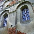 Stara Sól - pocisk wbity w ściane Kościoła