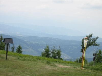 Widok na oddalone góry