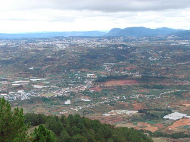 Widok na Dalat z góry Lang Bian, okolice Da Lat