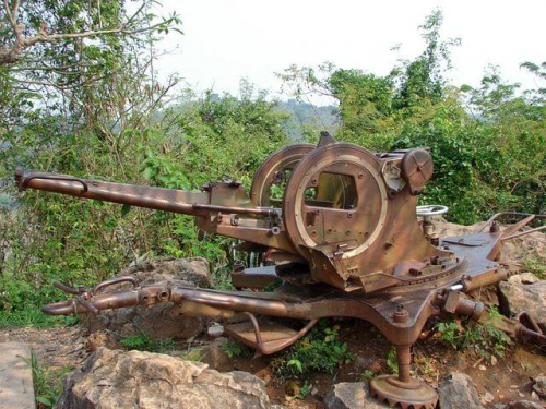 radzieckie działo przeciwlotnicze na wzgórzu Phu Si, Luang Prabang