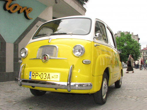 #SamochodyZabytkowe #Fiat600