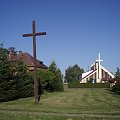 Krzyż k/kościoła w Dziwnówku #kościół #krzyż #Dziwnówek