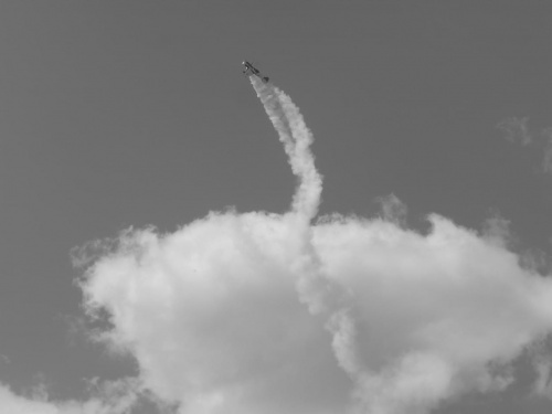 #samolot #samoloty #lotnictwo #akrobacja #niebo #WPowietrzu #chmury