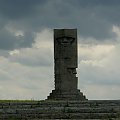 Granitowy obelisk znajdujący się na wzgórzu -pomnik zwycięstwa grunwaldzkiego #Grunwald