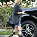 MK leaving a friends house in Hollywood-paprazzi lipiec 2008