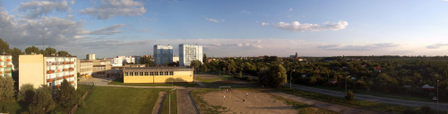 Widok z mego balkonu - boisko sportowe Szkola Podstawowa nr 12 okres 2007-2008