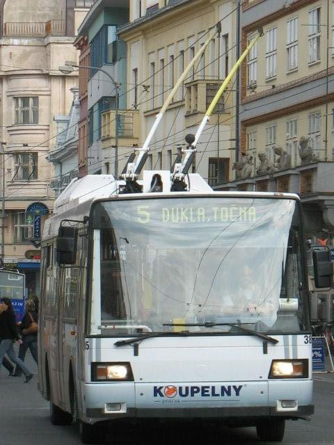 Dopravní podnik města Pardubic;
Pradubice tr. Miru