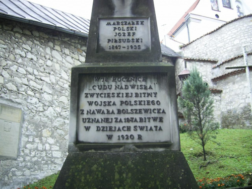 Wmurowanie napisu na pomniku z okazji 78 - rocznicy ,,Cudu nad Wisłą,, - Kazimierz Dolny #PomnikiHistorii #Tablice