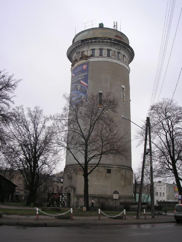 Piotrków Tryb. 2007
Wieża ciśnień przed remontem elewacji