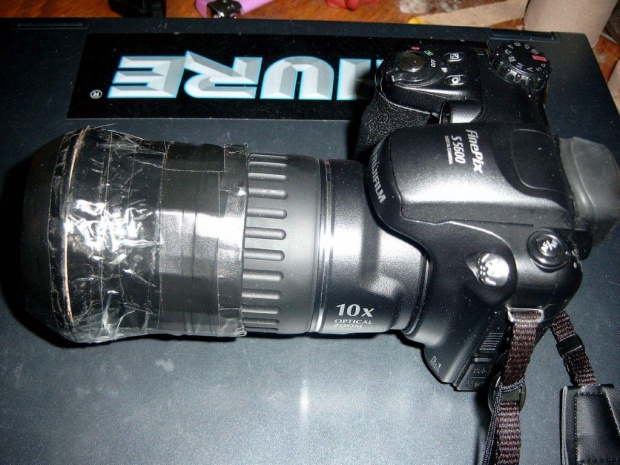 FinePix S5600 z mojej produkcji konwerterem macro