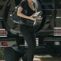 Ashley arriving at DualStar Offices in LA-paparazzi sierpień 2007