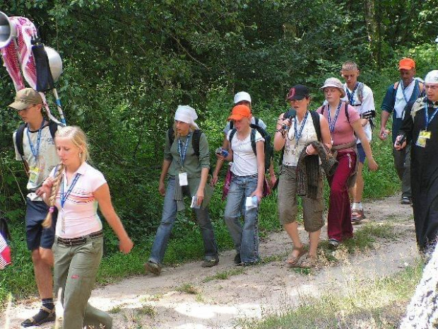 Pielgrzymka piesza Grupa Teczowa A. D. 2007. 29 lipca - 12 sierpnia z Kostrzyna nad Odrą na Jasną Górę. Tegoroczna liczyła 96 uczestników i znów przeszła ponad 440 kilometrów... #PielgrzymkaWakcje