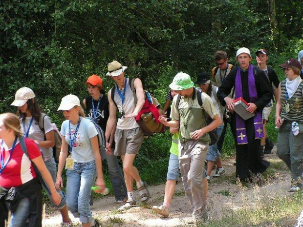 Pielgrzymka piesza Grupa Teczowa A. D. 2007. 29 lipca - 12 sierpnia z Kostrzyna nad Odrą na Jasną Górę. Tegoroczna liczyła 96 uczestników i znów przeszła ponad 440 kilometrów... #PielgrzymkaWakcje