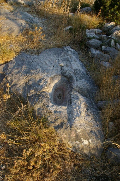 omis, szlak na Fortecę, tak tutejsi ludzie pozyskują wodę pitną #omis