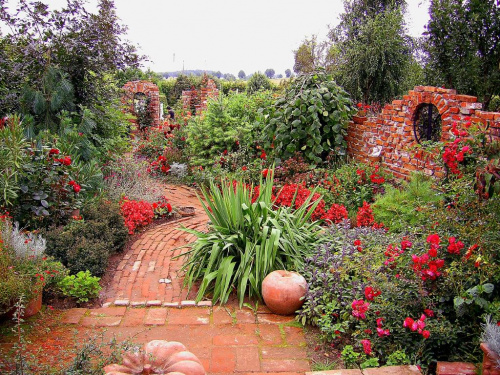 Hortulus - ogród "ognia i purpury" #OGRÓD #rosliny #wakacje #piekno #PieknoPrzyrody