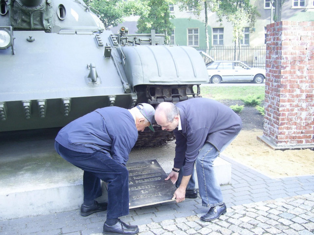 Trochę ostrożności nie zaszkodzi. #Militaria #PolskieMiasta