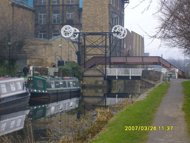 Huddersfield -Narrow Canal . #Huddersfield