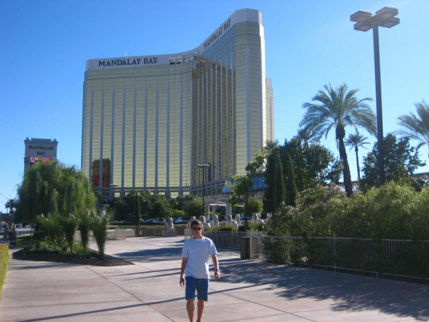 z widokiem na słynne kasyno Mandalay Bay