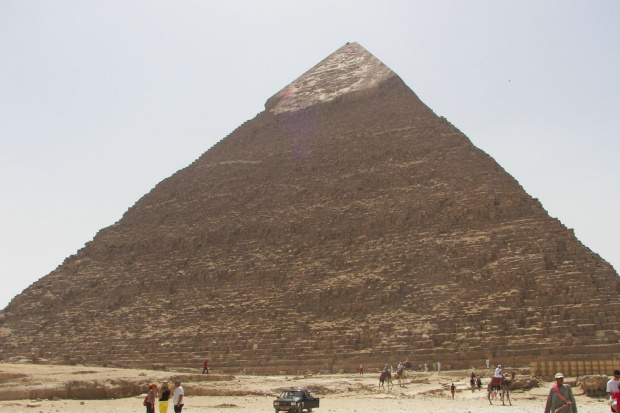 Kair. Pod piramidami.